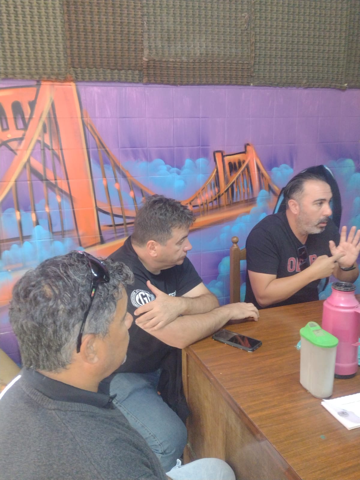 LA MESA SINDICAL PORTUARIA PIDE SOLUCIONES PARA LOS SERENOS DE BUQUES Y POR EL CUMPLIMIENTO DE LOS SERVICIOS EN LAS PLAYAS DE CAMIONES 